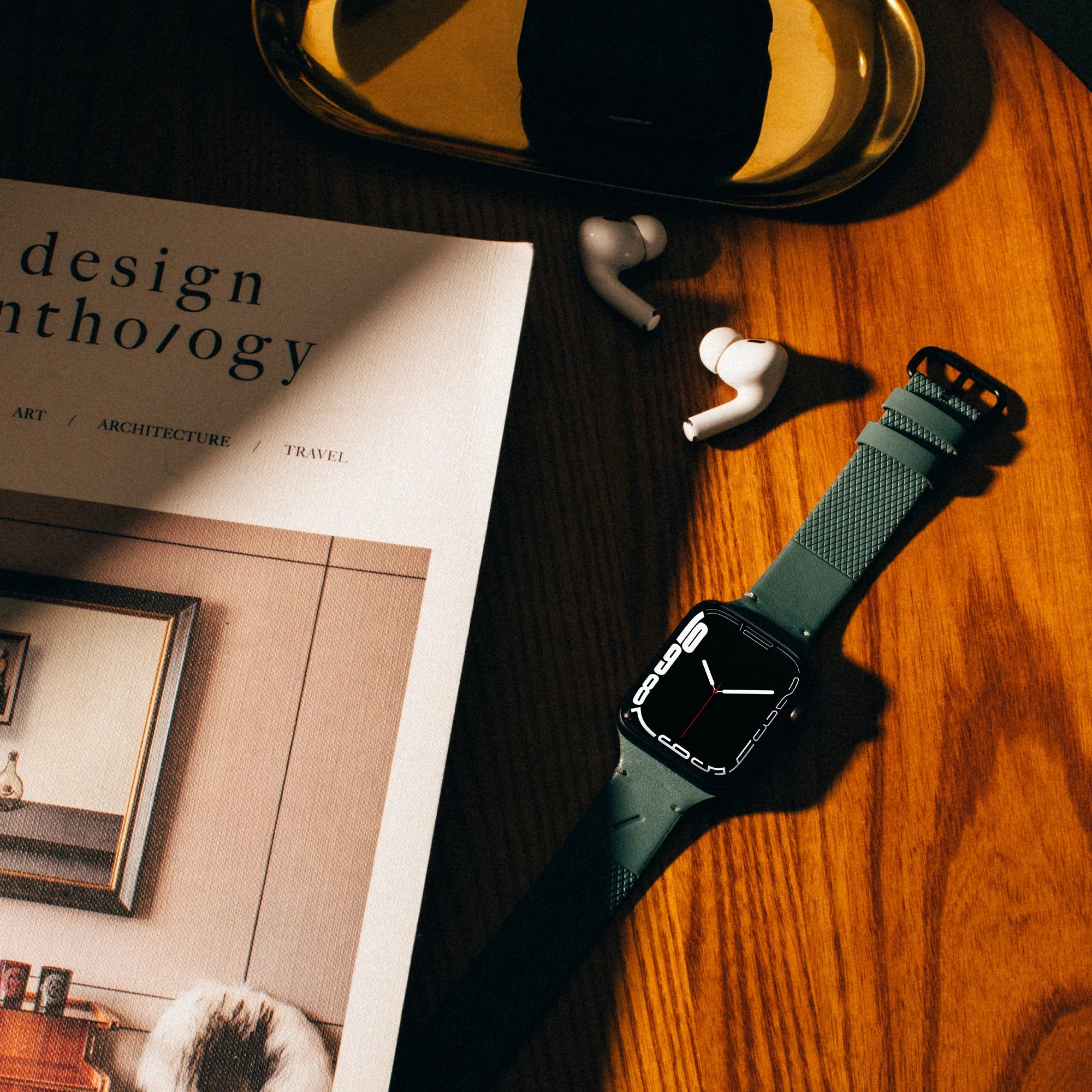 Apple Watch Native Union yeşil kordon toka sistemi ve bilek uyumu