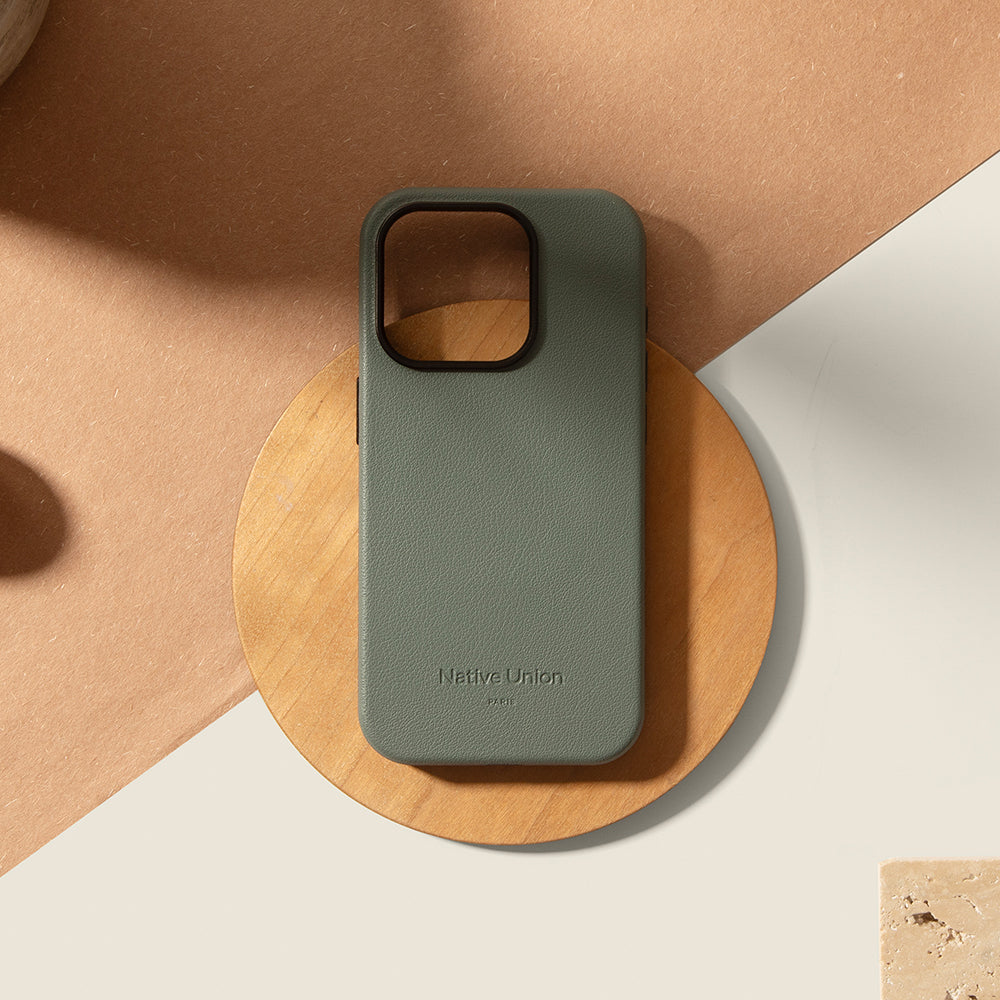 Active Serisi iPhone 16 Pro Magsafe Uyumlu Deri Dokulu Yeşil Kılıf
