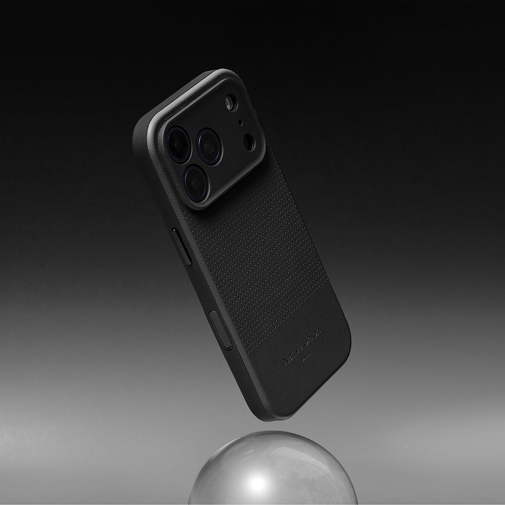 Native Union Active iPhone 17 Pro Max kılıf yan profil görünümü darbe korumalı kenarlar