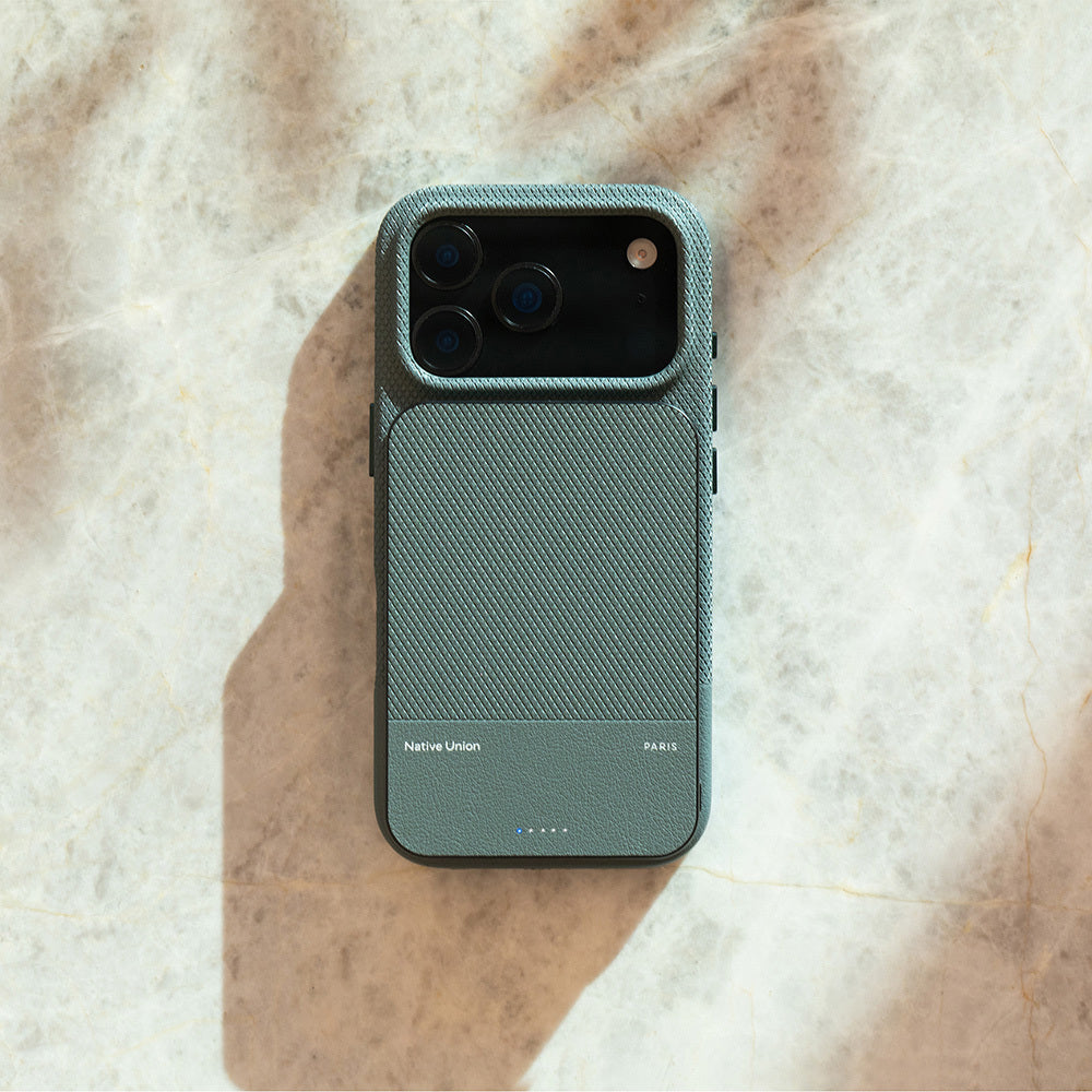 Apple iPhone 17 Pro Max Kılıf M-safe Şarj Özellikli Deri Dokulu Native Union RE Classic Serisi Kapak Koyu Yeşil