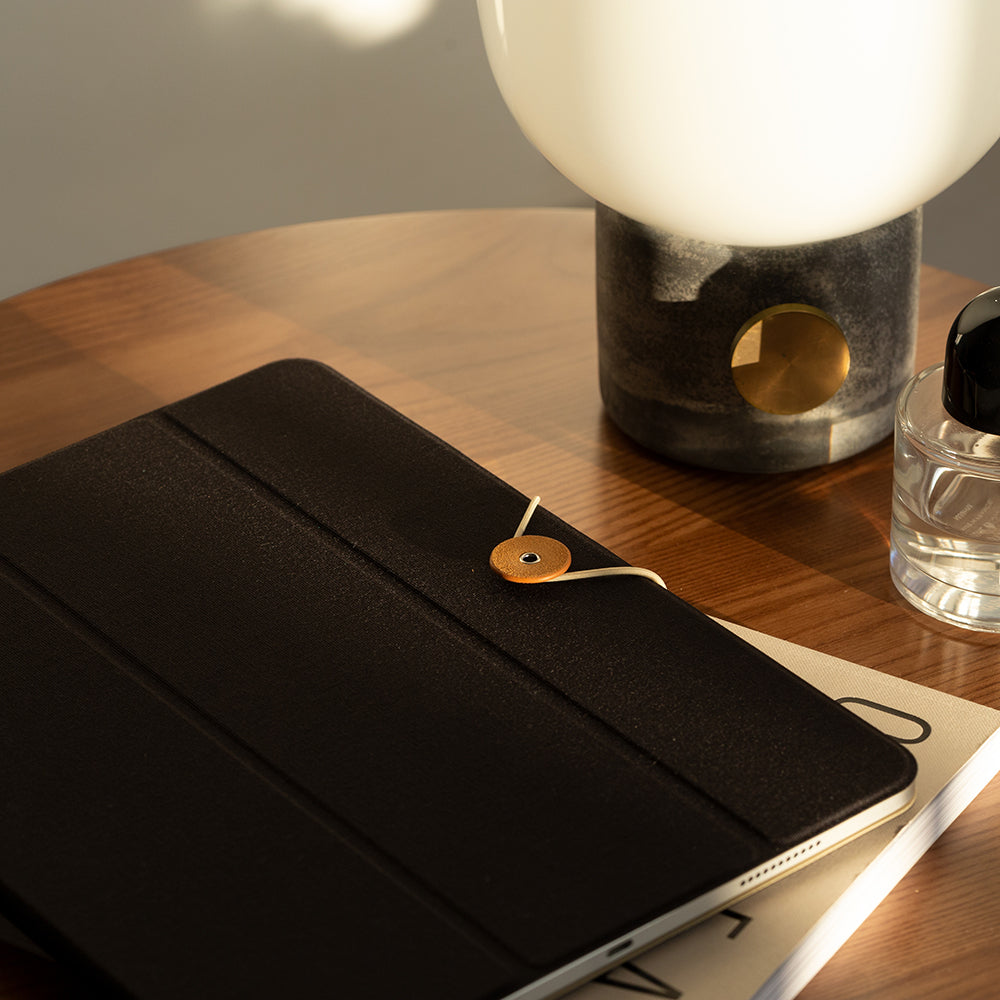 Apple iPad 11.Nesil 2025 Native Union W.F.A Folio Serisi Katlanabilir Standlı Tablet Kılıfı Siyah