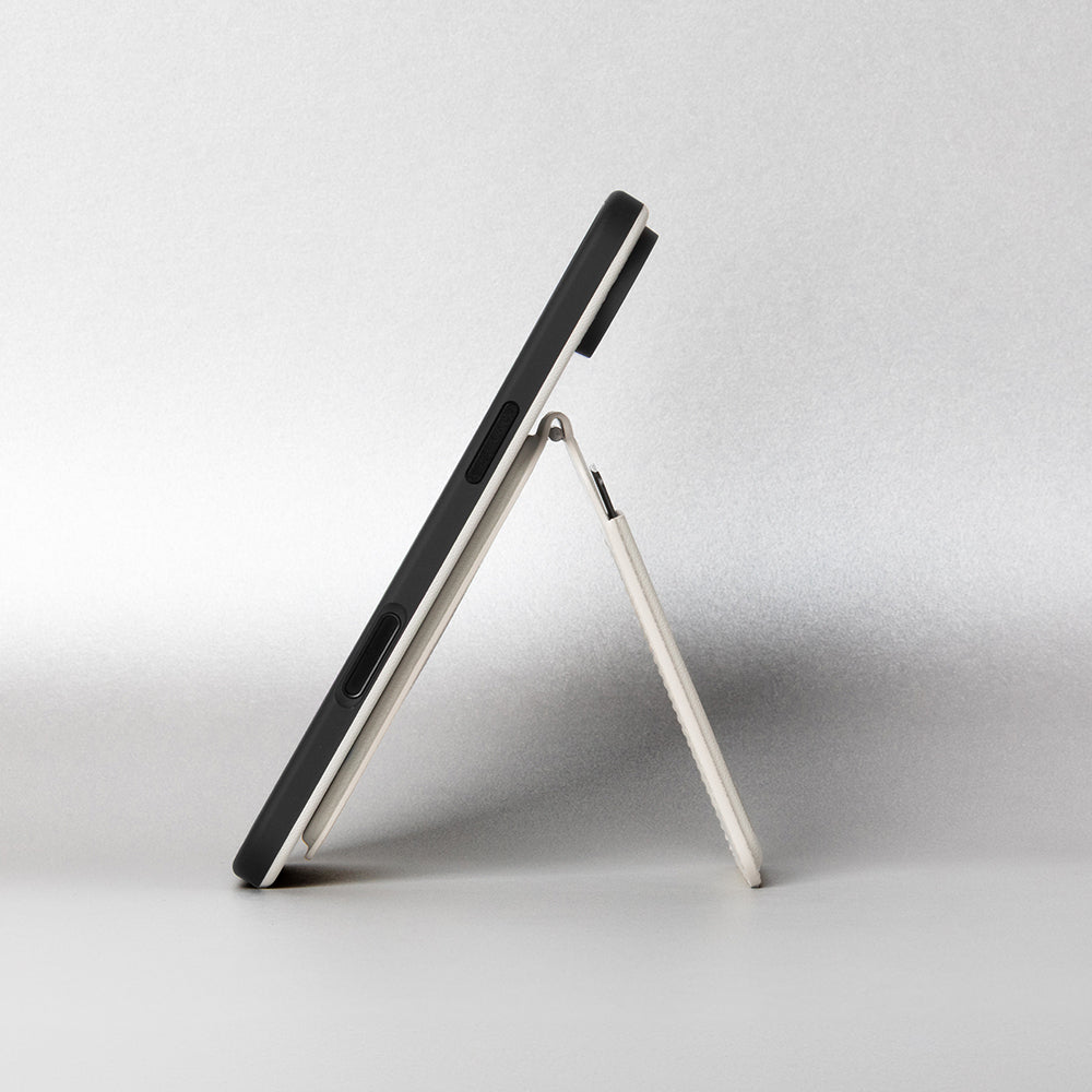 Active Serisi iPhone 17 Pro Magsafe Uyumlu Deri Dokulu Beyaz Kılıf