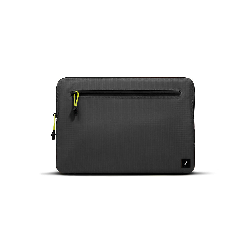 Native Uninon Ultralight Sleeve Serisi Su Geçirmez Ripstop Kumaş 16 inç Macbook Çantası Siyah
